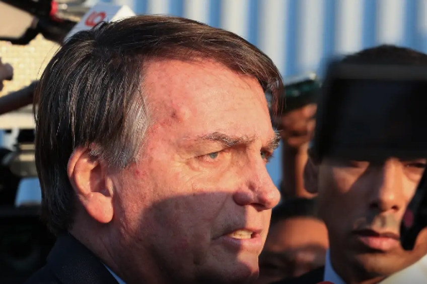 PGR é contra devolver passaporte de Bolsonaro para viagem aos EUA