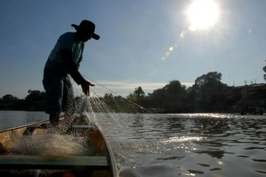 Pescadores afetados pelas secas recebem benefício a partir desta segunda-feira, 6