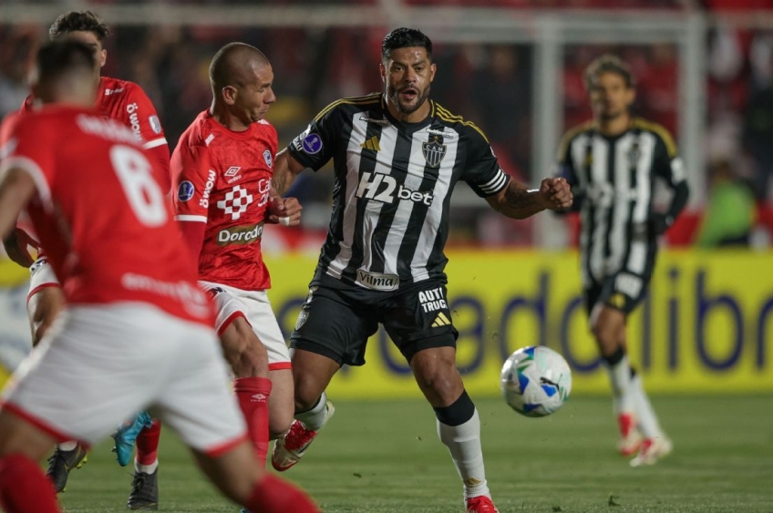 Atlético Mineiro enfrenta Cienciano em busca de primeiro lugar