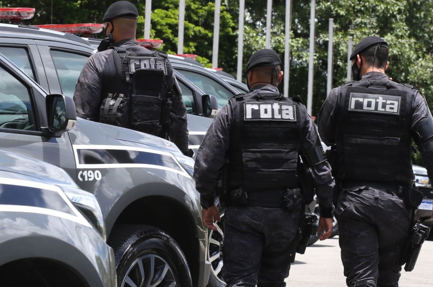 Homem é preso após atropelar e arrastar mulher por um quilômetro na Marginal Tietê