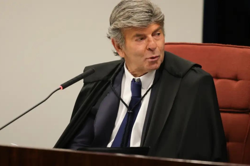 Fux absolve Bolsonaro e aliados, mas pede condenação de Mauro Cid e Braga Netto