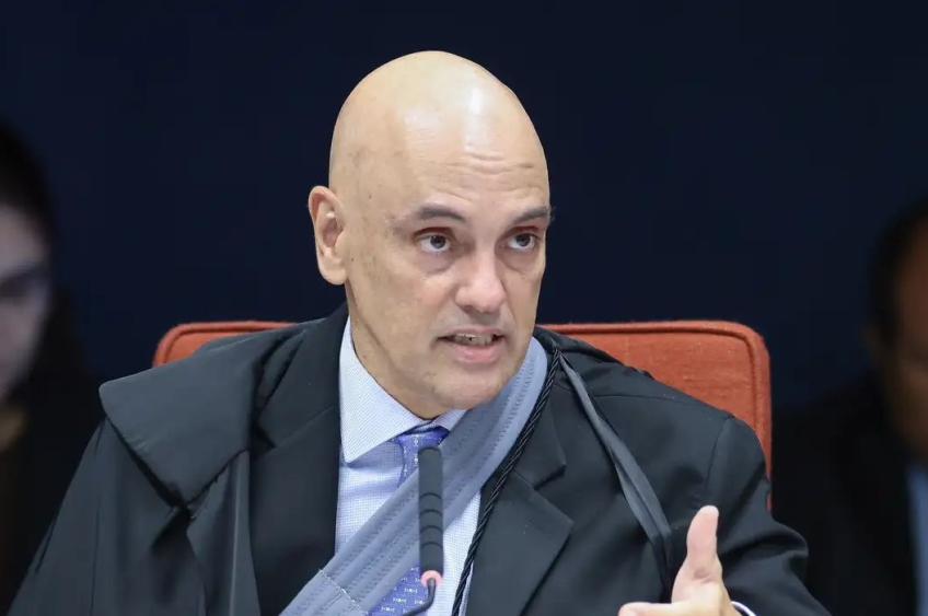 Moraes diz que Bolsonaro violou restrição de redes, mas nega prisão por infração pontual