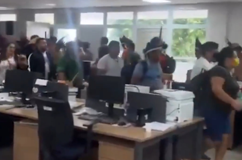 Continuam os protestos feitos por indígenas na sede Seduc em Belém