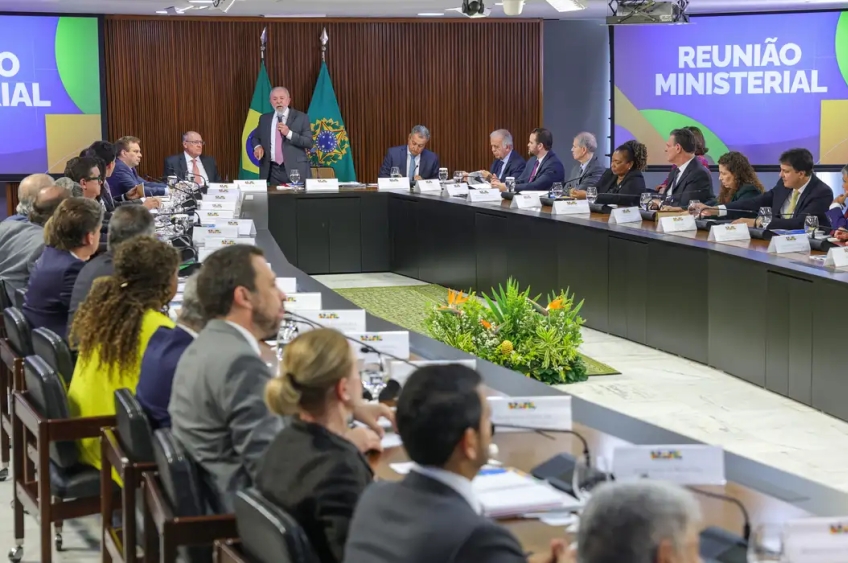 Lula confirma Geraldo Alckmin como vice em eventual tentativa de reeleição