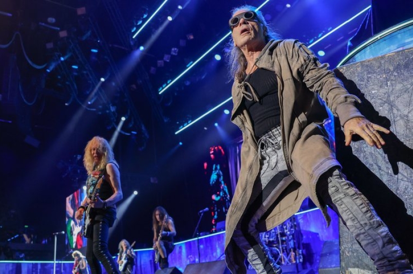Iron Maiden dá início à turnê de 50 anos com show na Hungria 