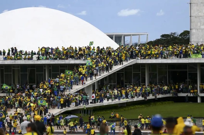 PF diz que discursos de Bolsonaro foram propícios para influenciar em ataques 