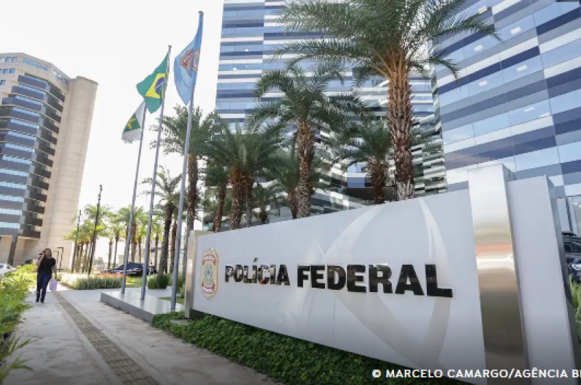 PF realiza operação contra assessores de deputados federais do PL no RJ