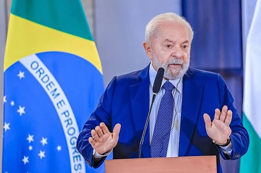 Lula encomenda programa para construção banheiros para brasileiros que não têm