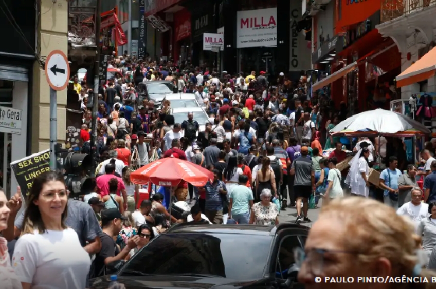 Procon e Febraban dão dicas para evitar dívidas no fim de ano