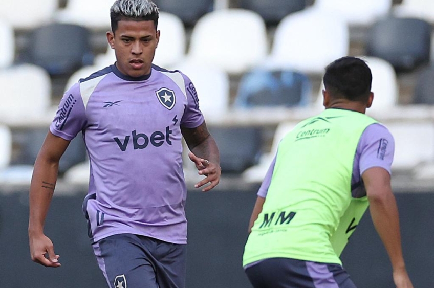 Botafogo e Vasco decidem vaga na semifinal em clássico no Nilton Santos