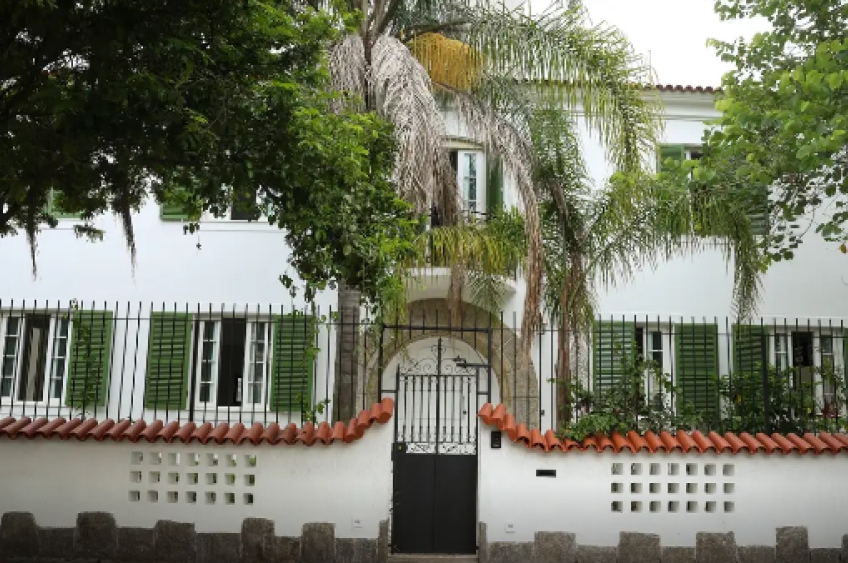 Casa de filme de Fernanda Torres atrai fãs após Globo de Ouro