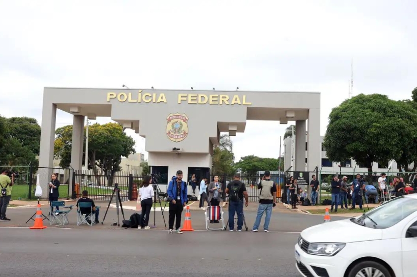 Defesa de Bolsonaro contesta prisão preventiva e aponta risco à saúde do ex-presidente