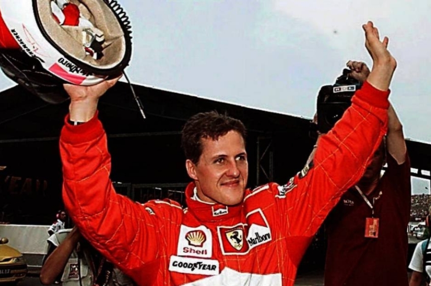Schumacher reaparece em gesto simbólico e emociona fãs da Fórmula 1  