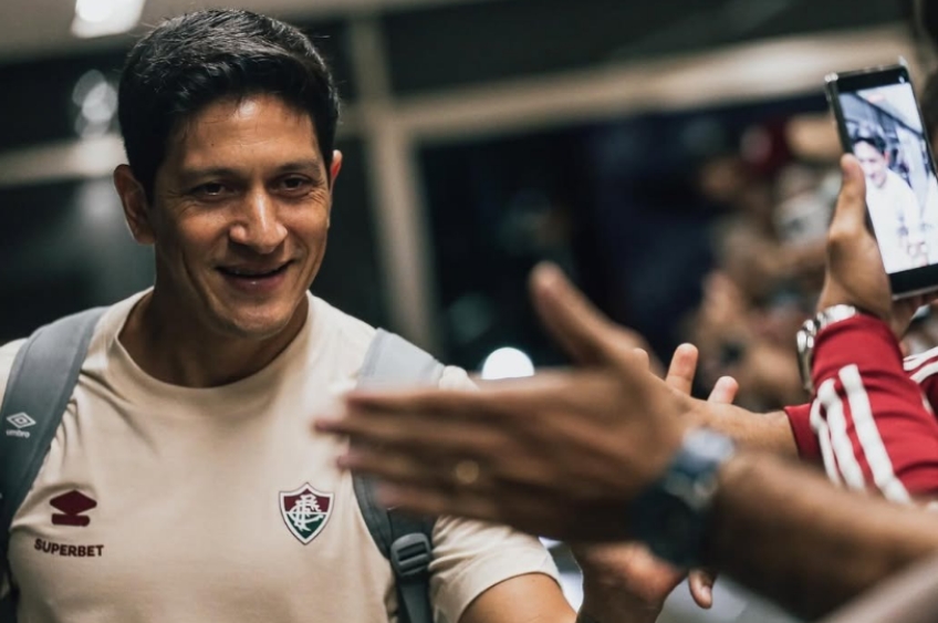 Cano sofre lesão no joelho e preocupa o Fluminense