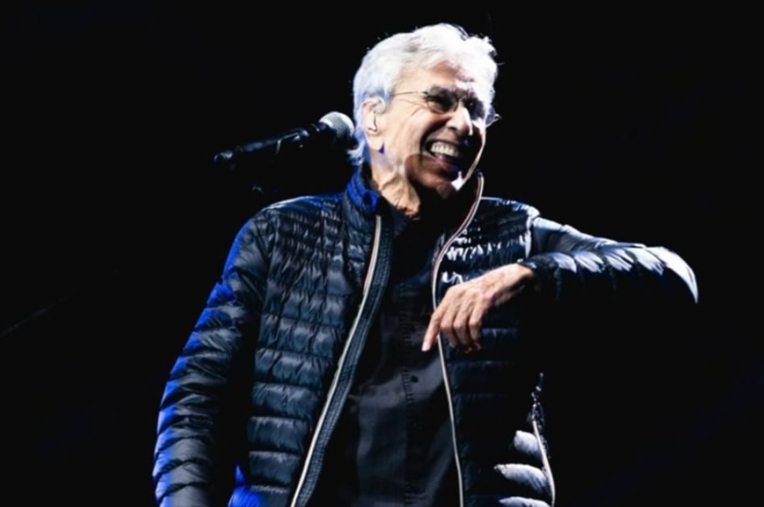 Cantor Caetano Veloso estreia nova turnê de festivais no Brasil; confira: 